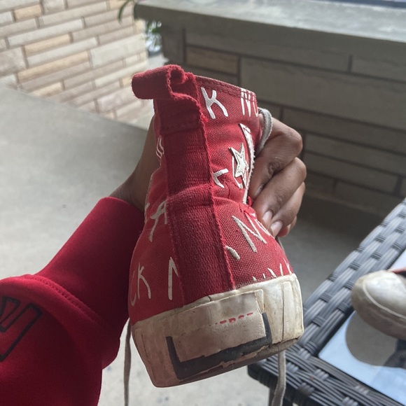 Size 10 Convers, not a truck - Picture 4 of 5